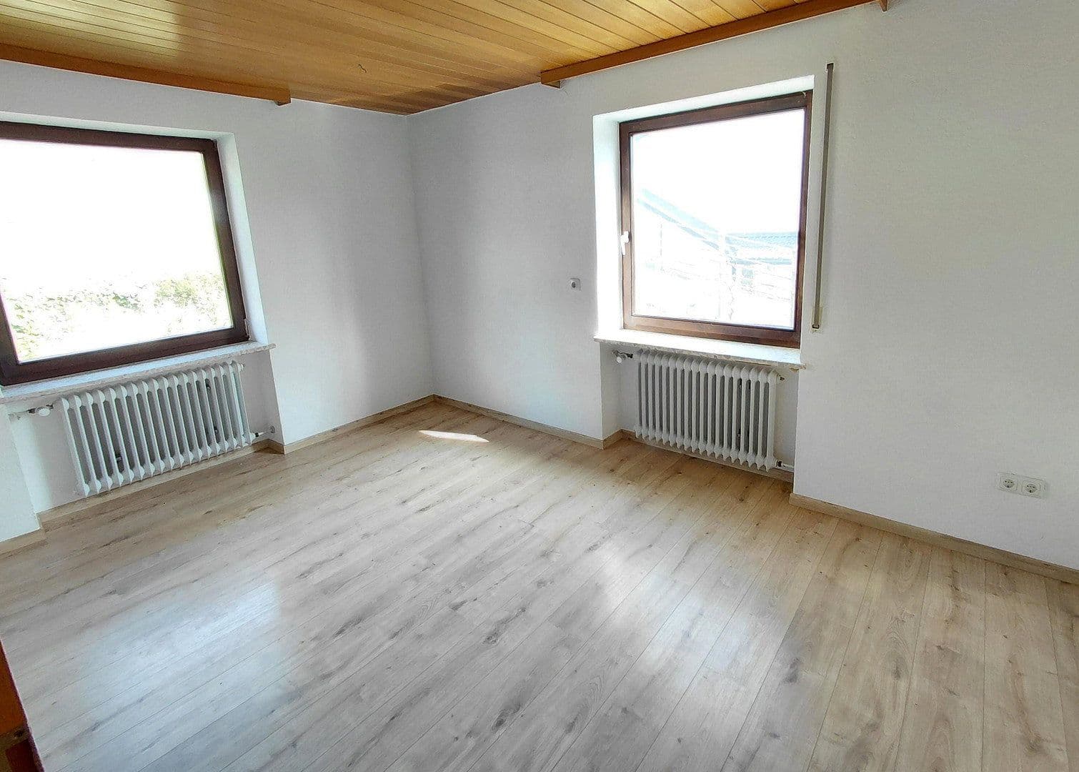 3 bedroom with open-plan kitchen flat to rent, 107 m², Essenbach, Bavaria 3 bedroom with open-plan kitchen flat to rent, 107 m², Essenbach, Bavaria