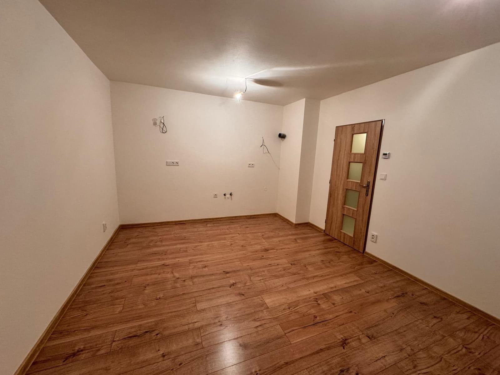 1 bedroom with open-plan kitchen flat to rent, 44 m², Malátova, Městec Králové, Středočeský Region 1 bedroom with open-plan kitchen flat to rent, 44 m², Malátova, Městec Králové, Středočeský Region