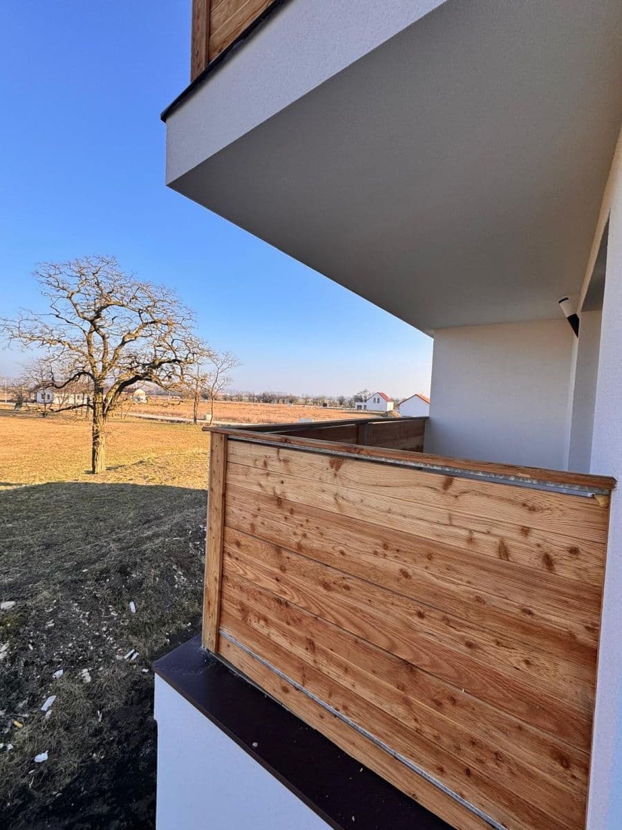 1 bedroom with open-plan kitchen flat to rent, 44 m², Malátova, Městec Králové, Středočeský Region 1 bedroom with open-plan kitchen flat to rent, 44 m², Malátova, Městec Králové, Středočeský Region