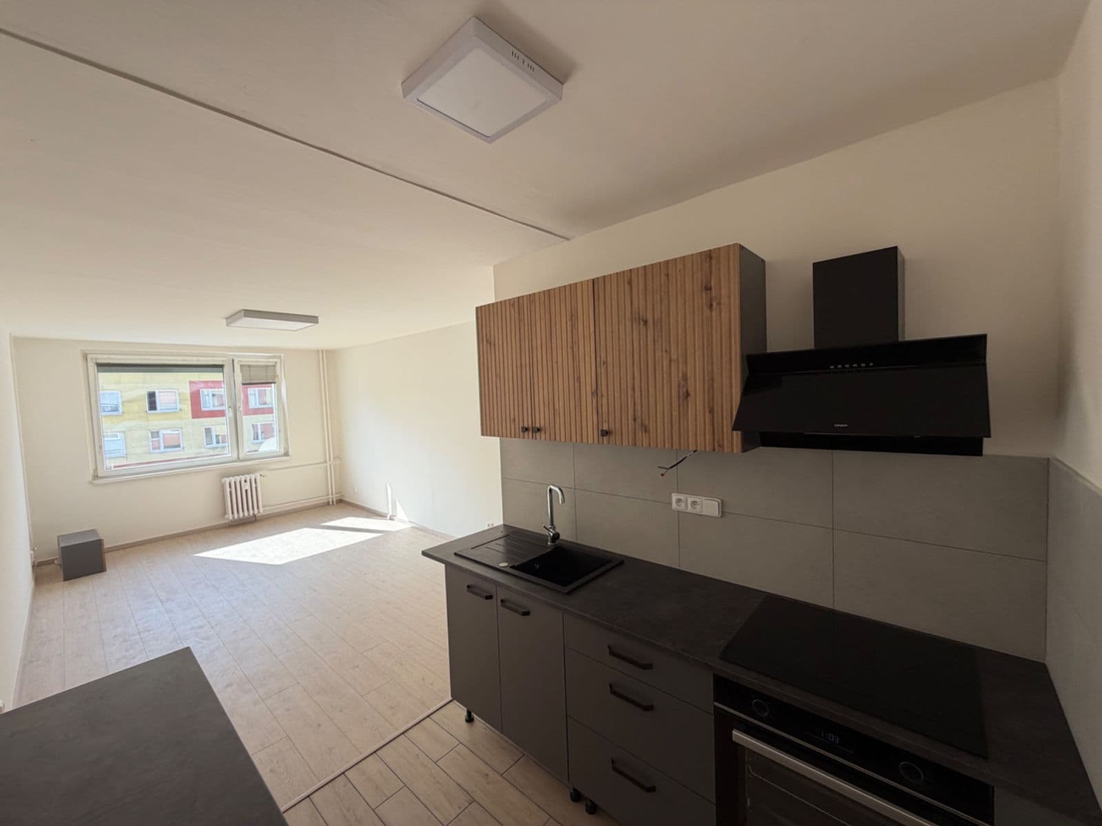 1 bedroom with open-plan kitchen flat to rent, 43 m², Váňova, Kladno, Středočeský Region 1 bedroom with open-plan kitchen flat to rent, 43 m², Váňova, Kladno, Středočeský Region