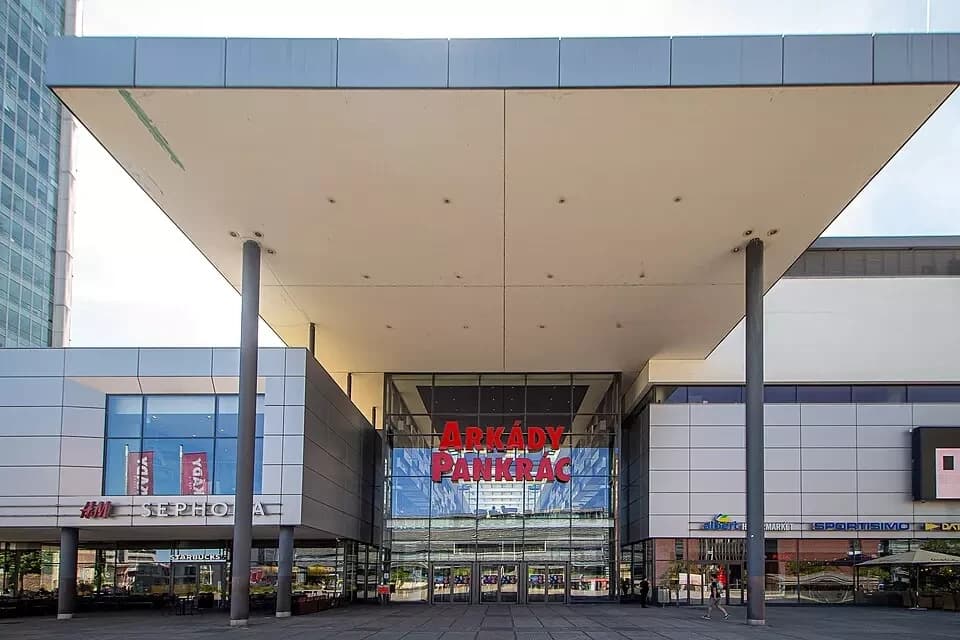 2 bedroom with open-plan kitchen flat to rent, 67 m², Hvězdova, Prague, Prague 2 bedroom with open-plan kitchen flat to rent, 67 m², Hvězdova, Prague, Prague