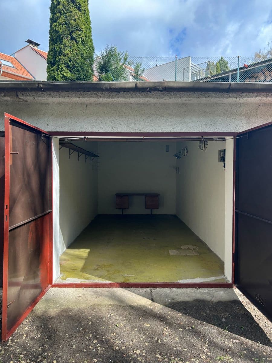 garage to rent, 20 m², Blansko, Jihomoravský Region garage to rent, 20 m², Blansko, Jihomoravský Region