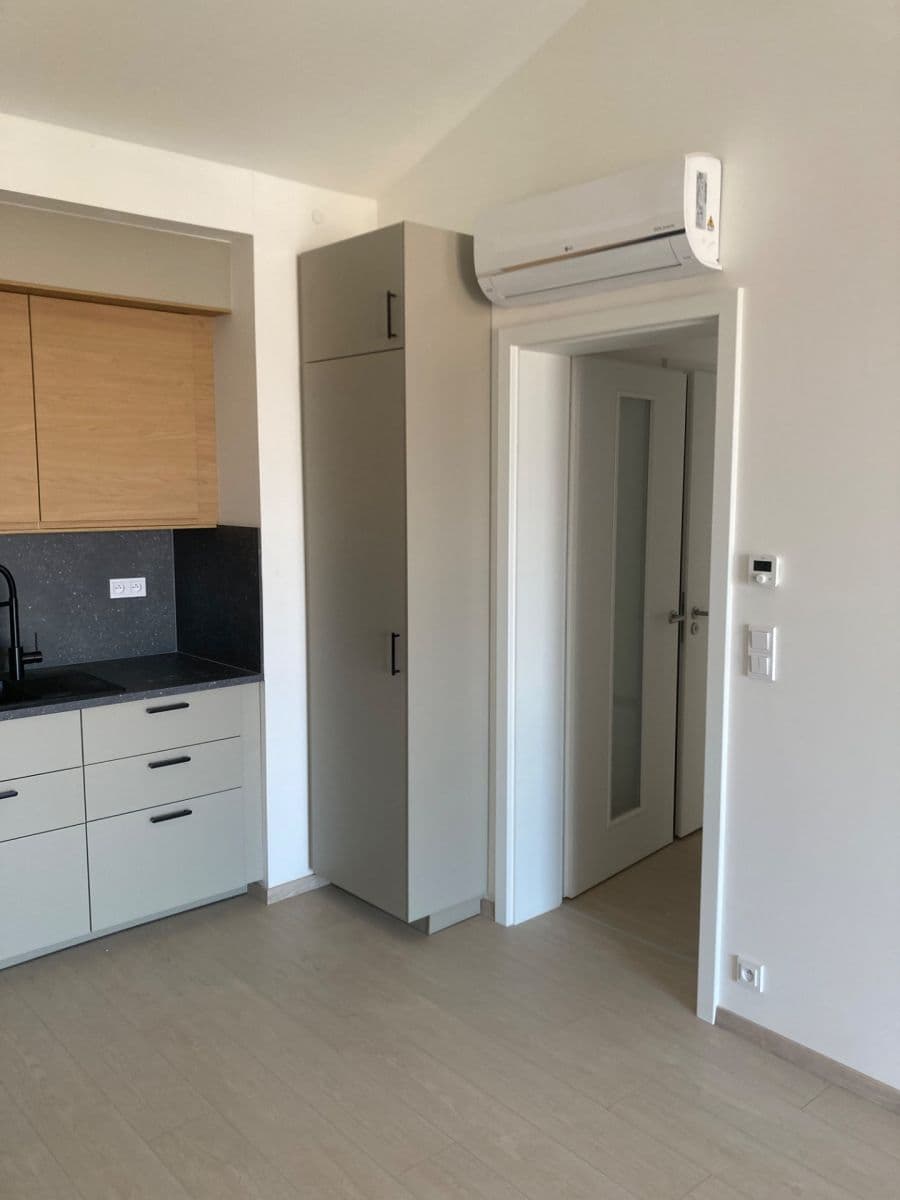 2 bedroom with open-plan kitchen flat to rent, 69 m², Cihlářská, Hostivice, Středočeský Region 2 bedroom with open-plan kitchen flat to rent, 69 m², Cihlářská, Hostivice, Středočeský Region