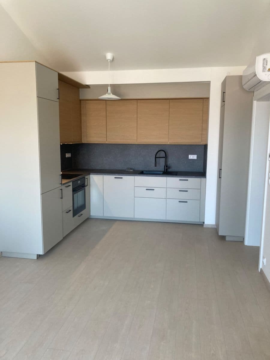 2 bedroom with open-plan kitchen flat to rent, 69 m², Cihlářská, Hostivice, Středočeský Region 2 bedroom with open-plan kitchen flat to rent, 69 m², Cihlářská, Hostivice, Středočeský Region