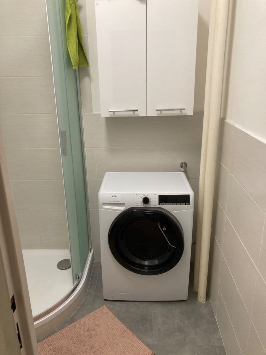 3 bedroom flat to rent, 19 m², Hostýnská, Prague, Prague 3 bedroom flat to rent, 19 m², Hostýnská, Prague, Prague