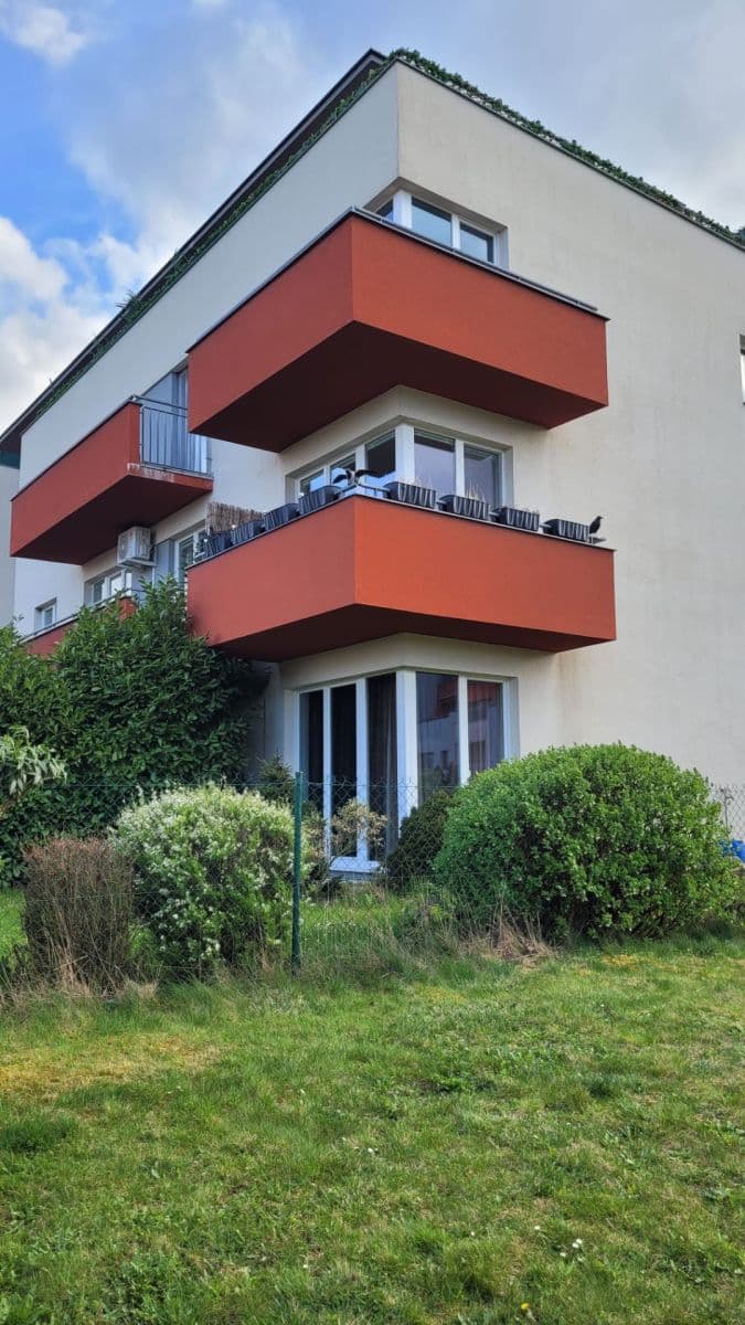 1 bedroom with open-plan kitchen flat to rent, 63 m², Penízovková, Prague, Prague 1 bedroom with open-plan kitchen flat to rent, 63 m², Penízovková, Prague, Prague