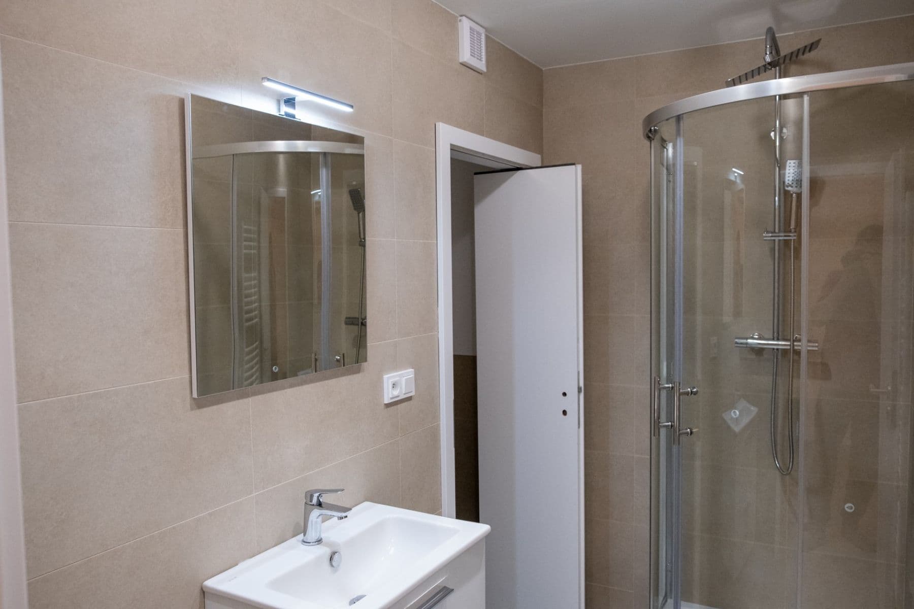 1 bedroom with open-plan kitchen flat to rent, 36 m², Gen. Hrušky, Ostrava, Moravskoslezský Region 1 bedroom with open-plan kitchen flat to rent, 36 m², Gen. Hrušky, Ostrava, Moravskoslezský Region