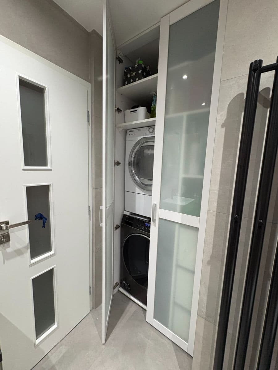 2 bedroom with open-plan kitchen flat to rent, 72 m², Doležalova, Prague, Prague 2 bedroom with open-plan kitchen flat to rent, 72 m², Doležalova, Prague, Prague