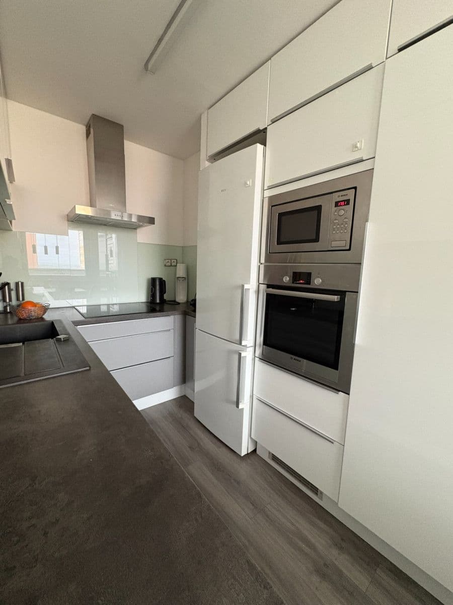 2 bedroom with open-plan kitchen flat to rent, 72 m², Doležalova, Prague, Prague 2 bedroom with open-plan kitchen flat to rent, 72 m², Doležalova, Prague, Prague