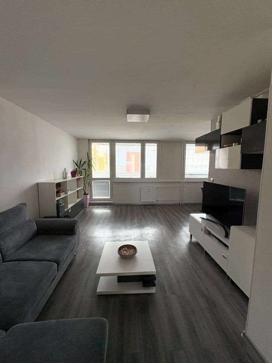2 bedroom with open-plan kitchen flat to rent, 72 m², Doležalova, Prague, Prague 2 bedroom with open-plan kitchen flat to rent, 72 m², Doležalova, Prague, Prague