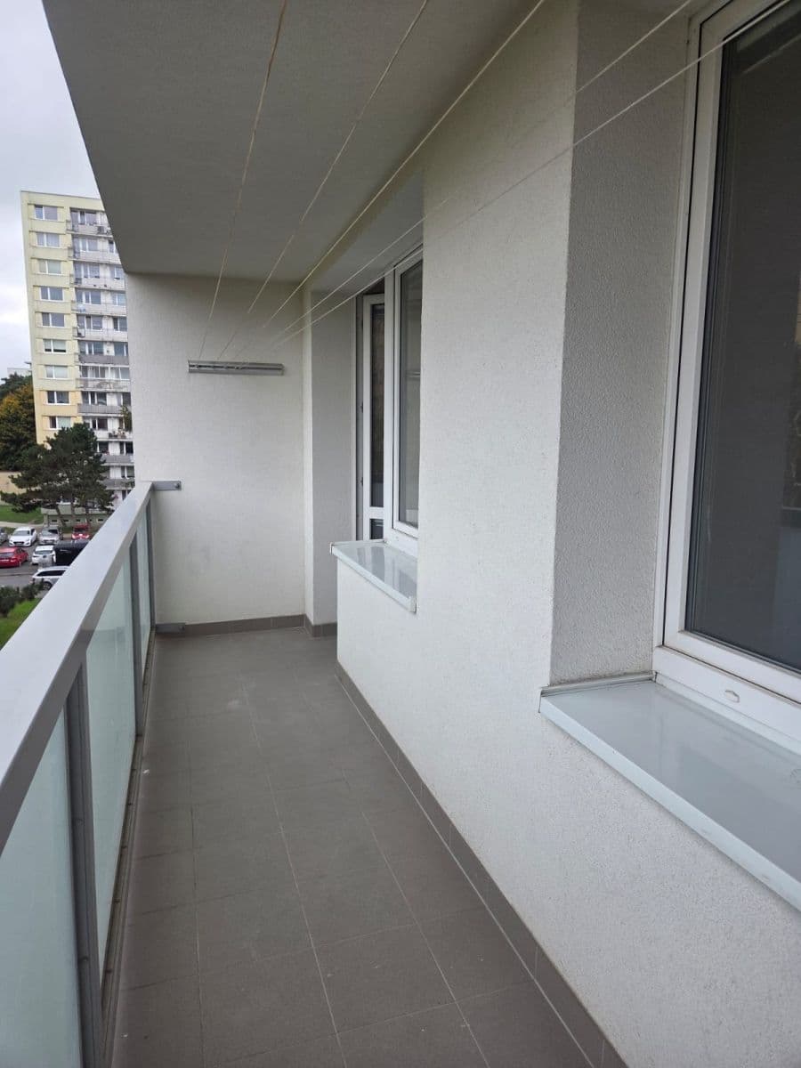 1 bedroom with open-plan kitchen flat to rent, 40 m², Jerevanská, Kladno, Středočeský Region 1 bedroom with open-plan kitchen flat to rent, 40 m², Jerevanská, Kladno, Středočeský Region