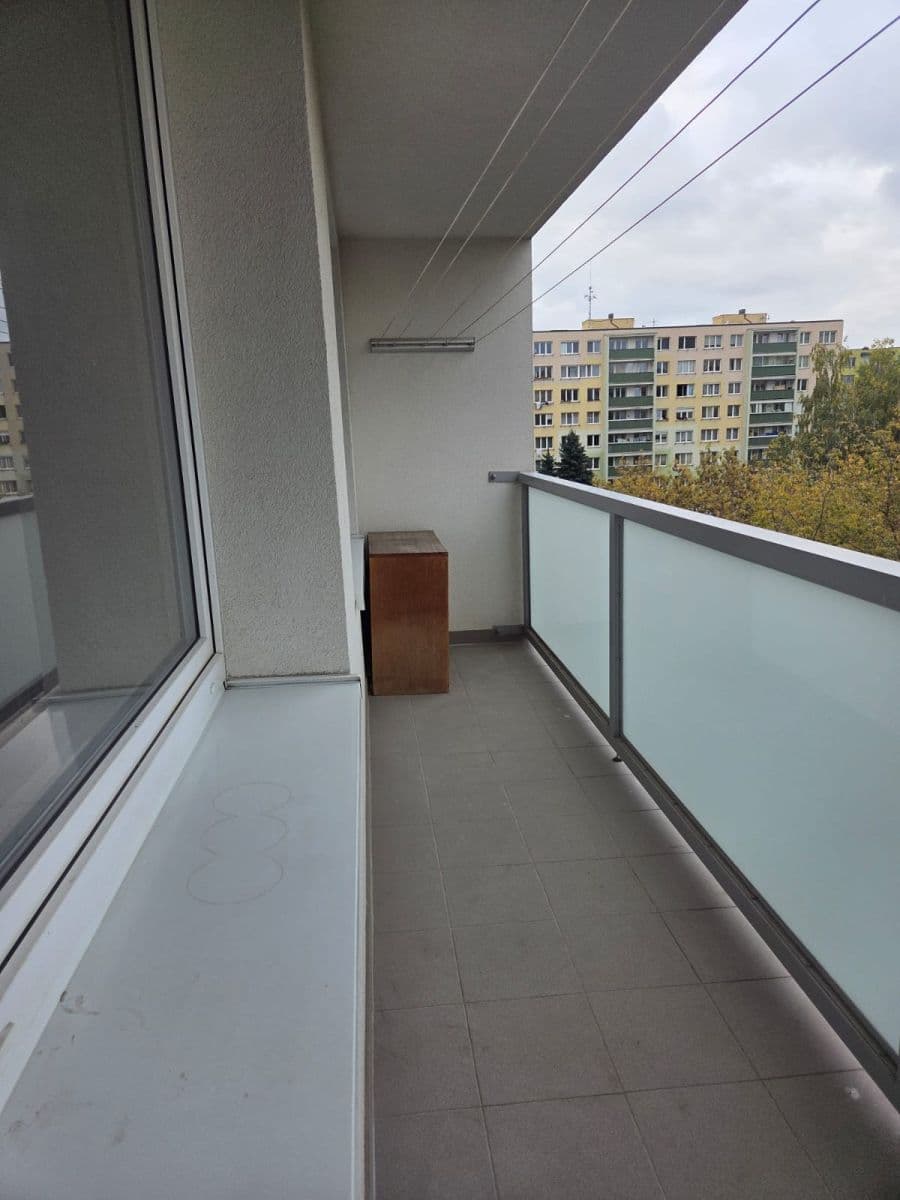 1 bedroom with open-plan kitchen flat to rent, 40 m², Jerevanská, Kladno, Středočeský Region 1 bedroom with open-plan kitchen flat to rent, 40 m², Jerevanská, Kladno, Středočeský Region