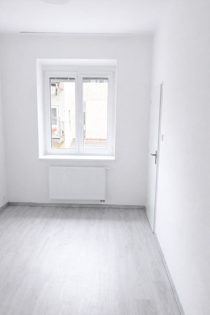2 bedroom with open-plan kitchen flat to rent, 66 m², Pod Brentovou, Prague, Prague 2 bedroom with open-plan kitchen flat to rent, 66 m², Pod Brentovou, Prague, Prague