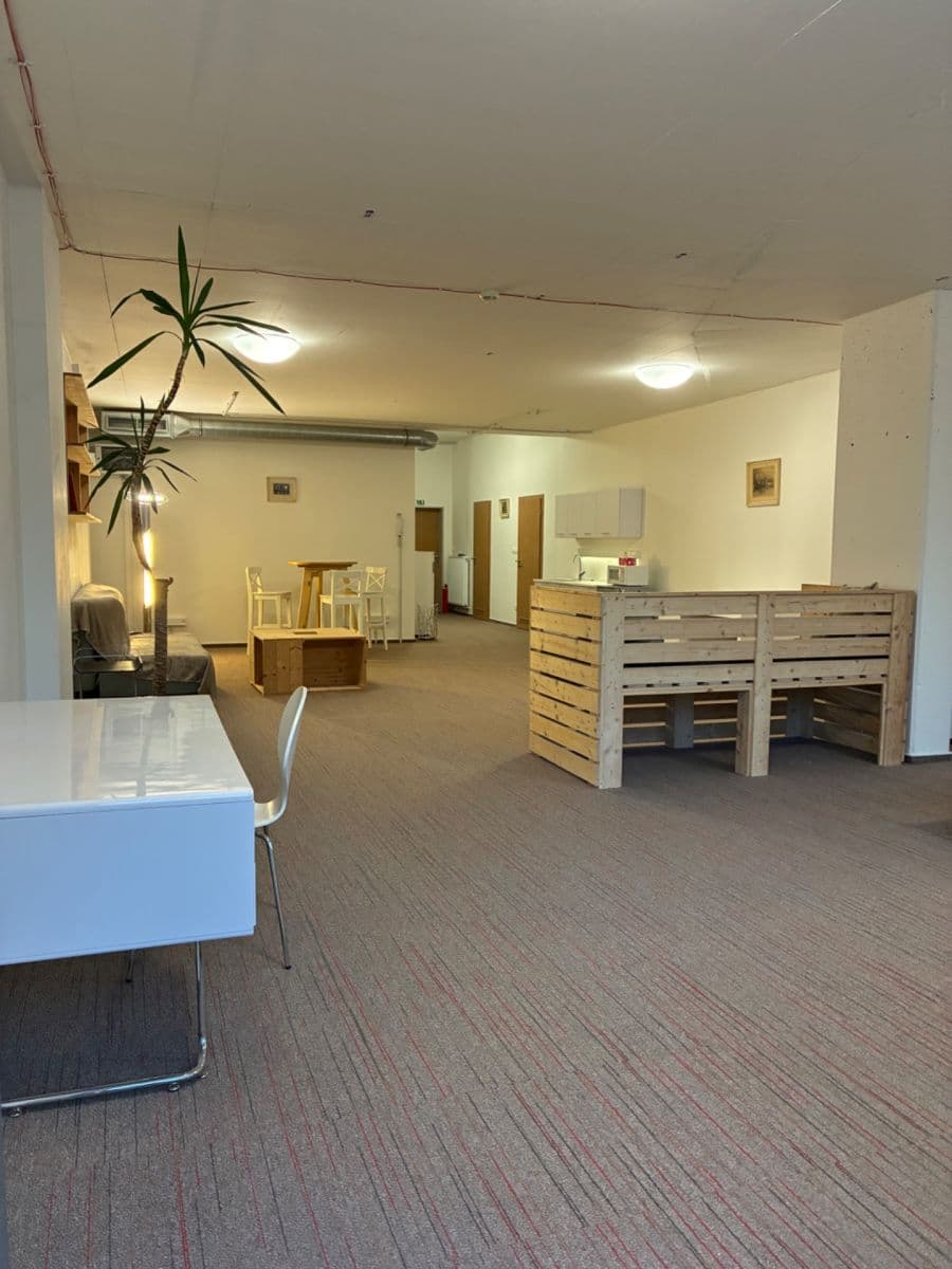 Studio flat to rent, 92 m², Pod Dvorem, Prague, Prague Studio flat to rent, 92 m², Pod Dvorem, Prague, Prague