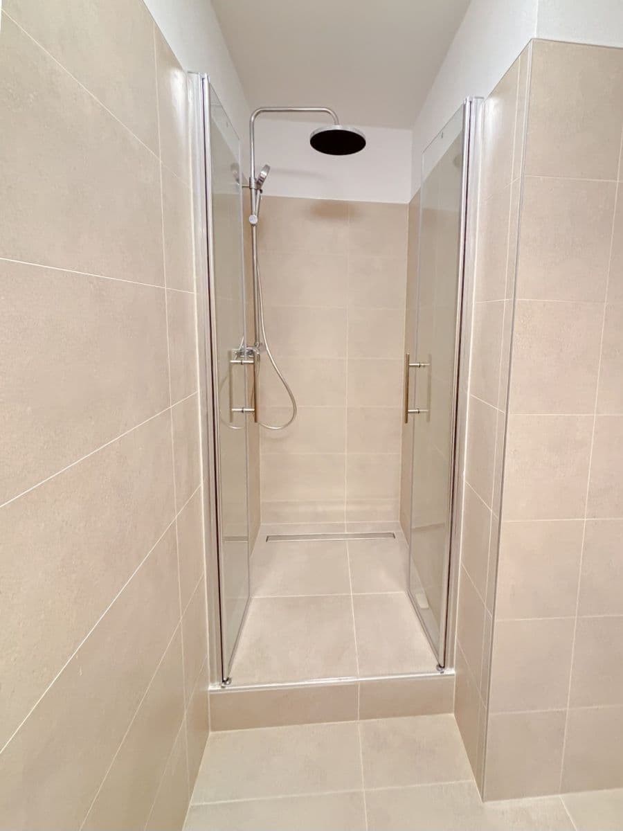 2 bedroom with open-plan kitchen flat to rent, 71 m², Vondroušova, Prague, Prague 2 bedroom with open-plan kitchen flat to rent, 71 m², Vondroušova, Prague, Prague