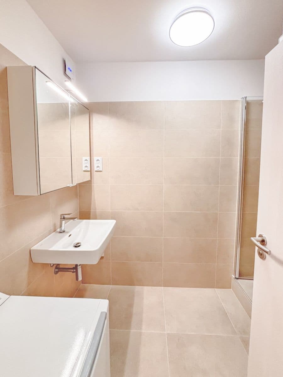 2 bedroom with open-plan kitchen flat to rent, 71 m², Vondroušova, Prague, Prague 2 bedroom with open-plan kitchen flat to rent, 71 m², Vondroušova, Prague, Prague