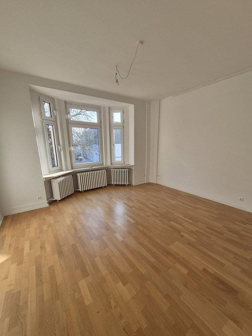 2 bedroom with open-plan kitchen flat to rent, 86 m², Viehauser Berg 31, Essen, Ruhr, North Rhine-Westphalia 2 bedroom with open-plan kitchen flat to rent, 86 m², Viehauser Berg 31, Essen, Ruhr, North Rhine-Westphalia