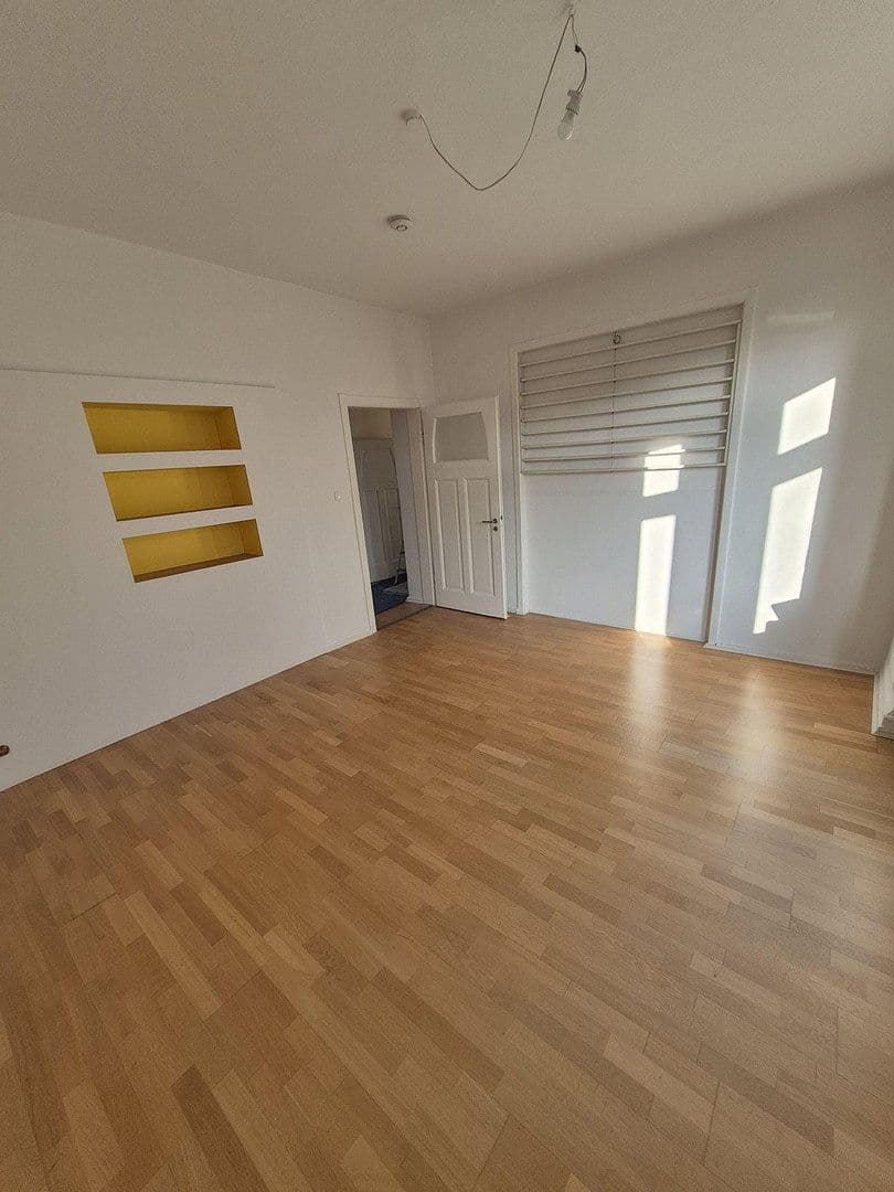 2 bedroom with open-plan kitchen flat to rent, 86 m², Viehauser Berg 31, Essen, Ruhr, North Rhine-Westphalia 2 bedroom with open-plan kitchen flat to rent, 86 m², Viehauser Berg 31, Essen, Ruhr, North Rhine-Westphalia