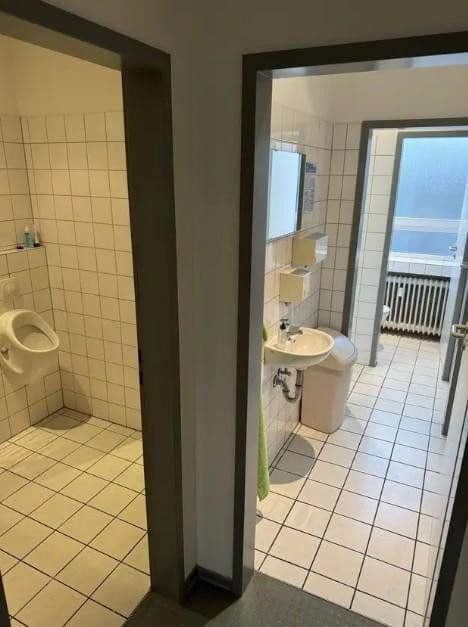 office to rent, 300 m², Leverkusen, North Rhine-Westphalia office to rent, 300 m², Leverkusen, North Rhine-Westphalia