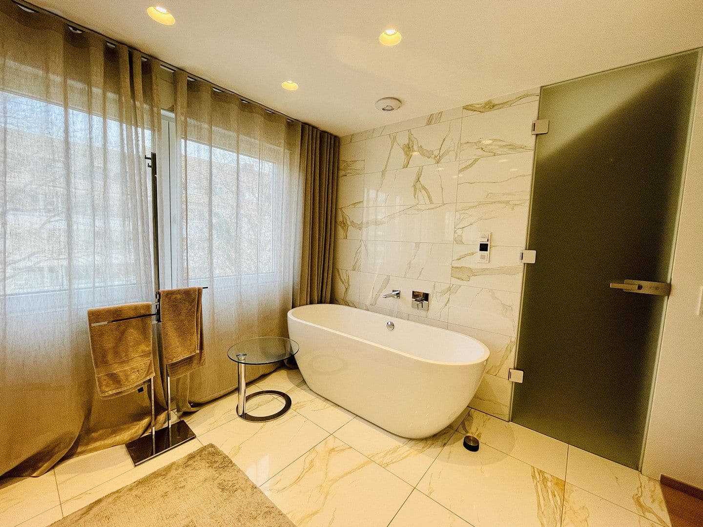 5 bedroom flat to rent, 224 m², Düsseldorf, North Rhine-Westphalia 5 bedroom flat to rent, 224 m², Düsseldorf, North Rhine-Westphalia