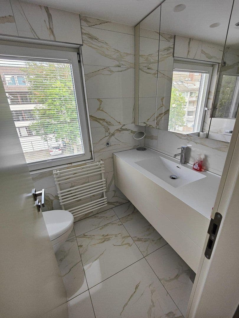 5 bedroom flat to rent, 224 m², Düsseldorf, North Rhine-Westphalia 5 bedroom flat to rent, 224 m², Düsseldorf, North Rhine-Westphalia