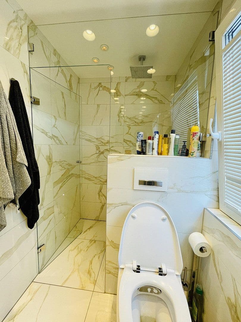 5 bedroom flat to rent, 224 m², Düsseldorf, North Rhine-Westphalia 5 bedroom flat to rent, 224 m², Düsseldorf, North Rhine-Westphalia