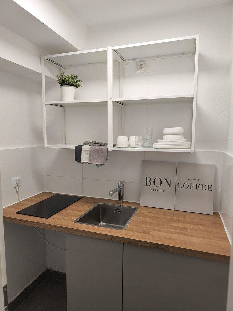 Studio flat to rent, 35 m², Arnulfstraße, Köln, North Rhine-Westphalia Studio flat to rent, 35 m², Arnulfstraße, Köln, North Rhine-Westphalia