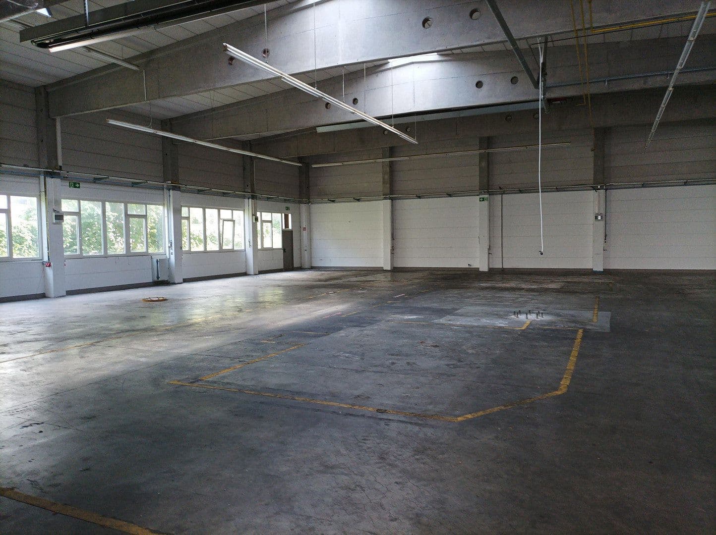 non-residential property to rent, 1,000 m², Meckenloher Straße 9, Rednitzhembach, Bavaria non-residential property to rent, 1,000 m², Meckenloher Straße 9, Rednitzhembach, Bavaria