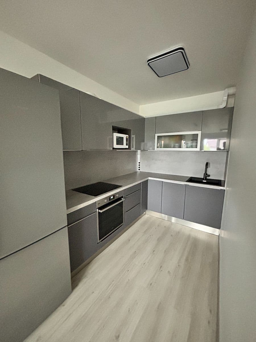 1 bedroom with open-plan kitchen flat for sale, 68 m², U Parketárny, Unhošť, Středočeský Region 1 bedroom with open-plan kitchen flat for sale, 68 m², U Parketárny, Unhošť, Středočeský Region