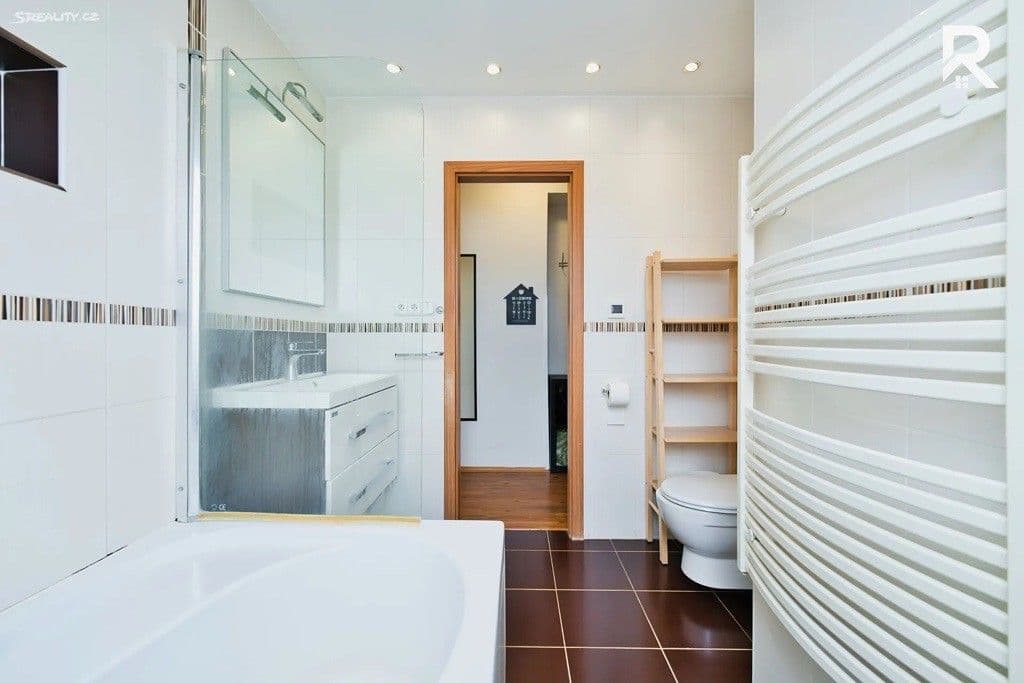 2 bedroom with open-plan kitchen flat to rent, 71 m², Znojemská, Hrušovany nad Jevišovkou, Jihomoravský Region 2 bedroom with open-plan kitchen flat to rent, 71 m², Znojemská, Hrušovany nad Jevišovkou, Jihomoravský Region