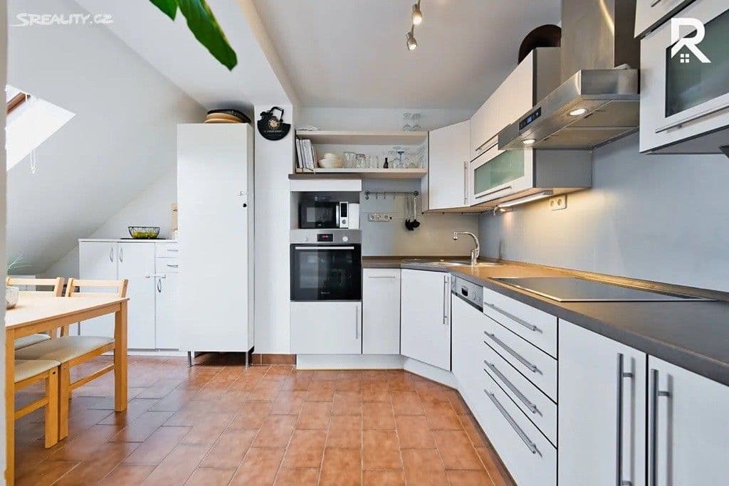 2 bedroom with open-plan kitchen flat to rent, 71 m², Znojemská, Hrušovany nad Jevišovkou, Jihomoravský Region 2 bedroom with open-plan kitchen flat to rent, 71 m², Znojemská, Hrušovany nad Jevišovkou, Jihomoravský Region