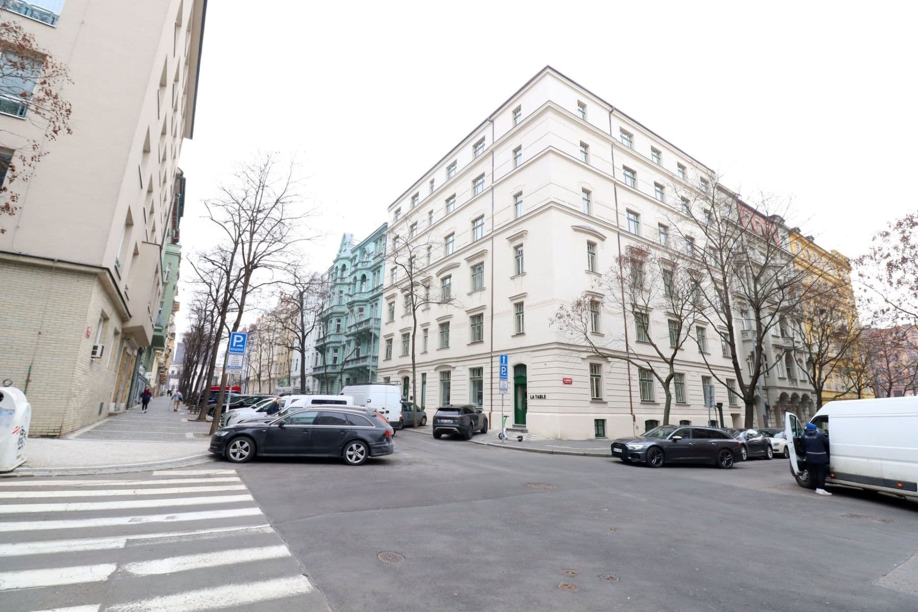 1 bedroom with open-plan kitchen flat to rent, 75 m², Mánesova, Prague, Prague 1 bedroom with open-plan kitchen flat to rent, 75 m², Mánesova, Prague, Prague