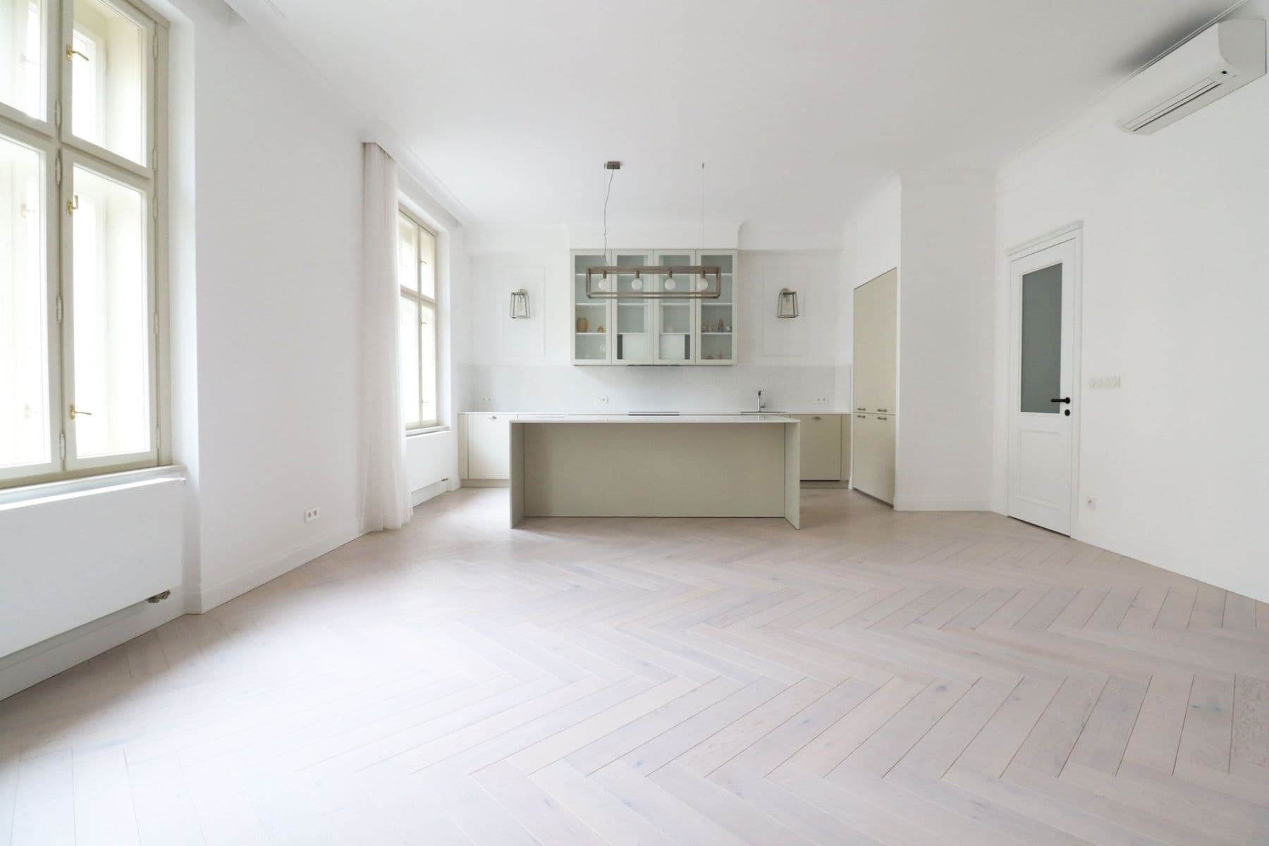 1 bedroom with open-plan kitchen flat to rent, 75 m², Mánesova, Prague, Prague 1 bedroom with open-plan kitchen flat to rent, 75 m², Mánesova, Prague, Prague