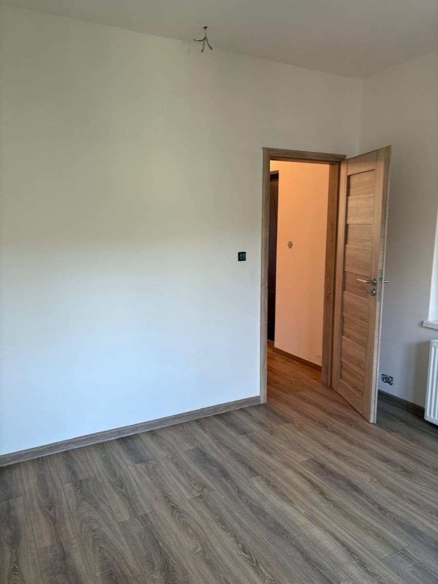 1 bedroom with open-plan kitchen flat to rent, 35 m², Řevnická, Lety, Středočeský Region 1 bedroom with open-plan kitchen flat to rent, 35 m², Řevnická, Lety, Středočeský Region