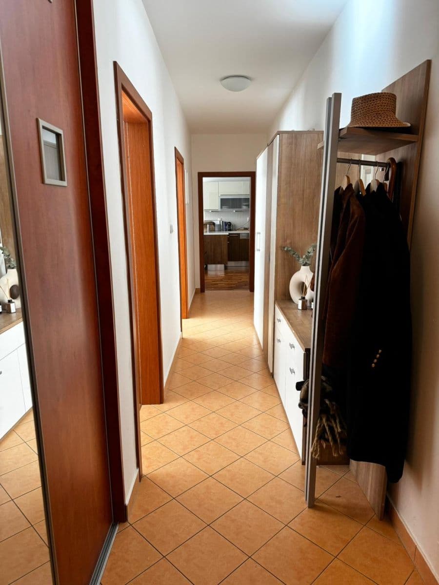 2 bedroom with open-plan kitchen flat to rent, 78 m², Budapešťská, Prague, Prague 2 bedroom with open-plan kitchen flat to rent, 78 m², Budapešťská, Prague, Prague