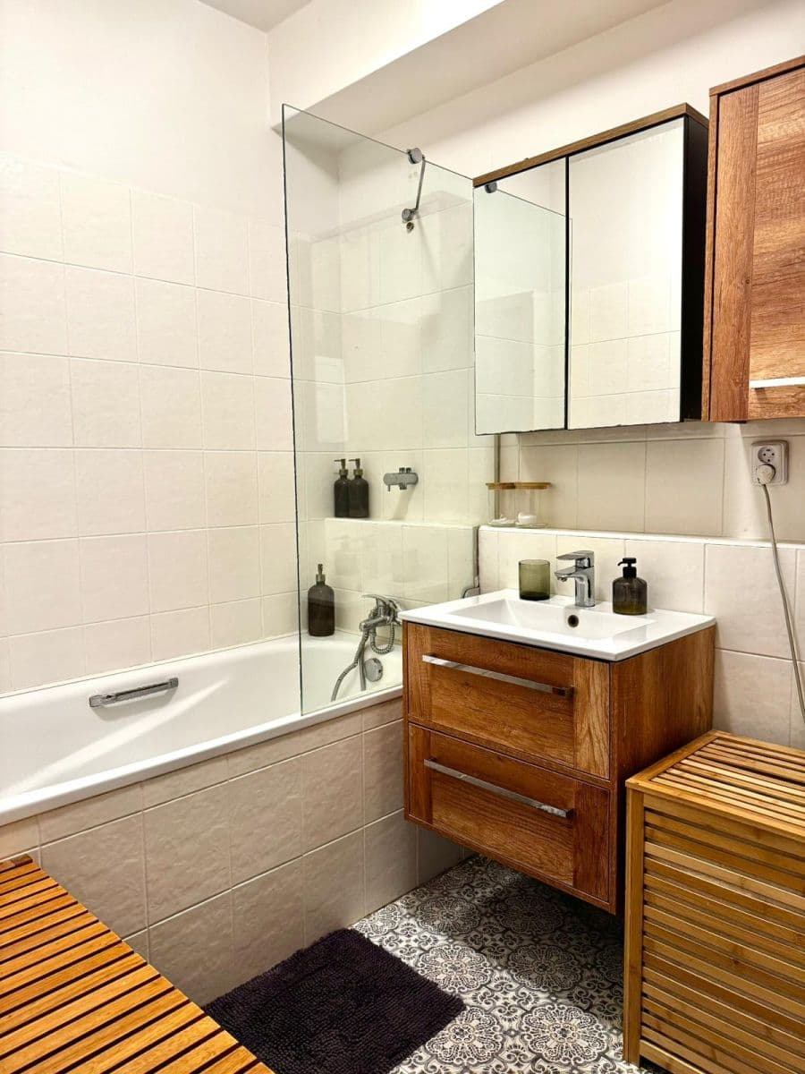 2 bedroom with open-plan kitchen flat to rent, 78 m², Budapešťská, Prague, Prague 2 bedroom with open-plan kitchen flat to rent, 78 m², Budapešťská, Prague, Prague