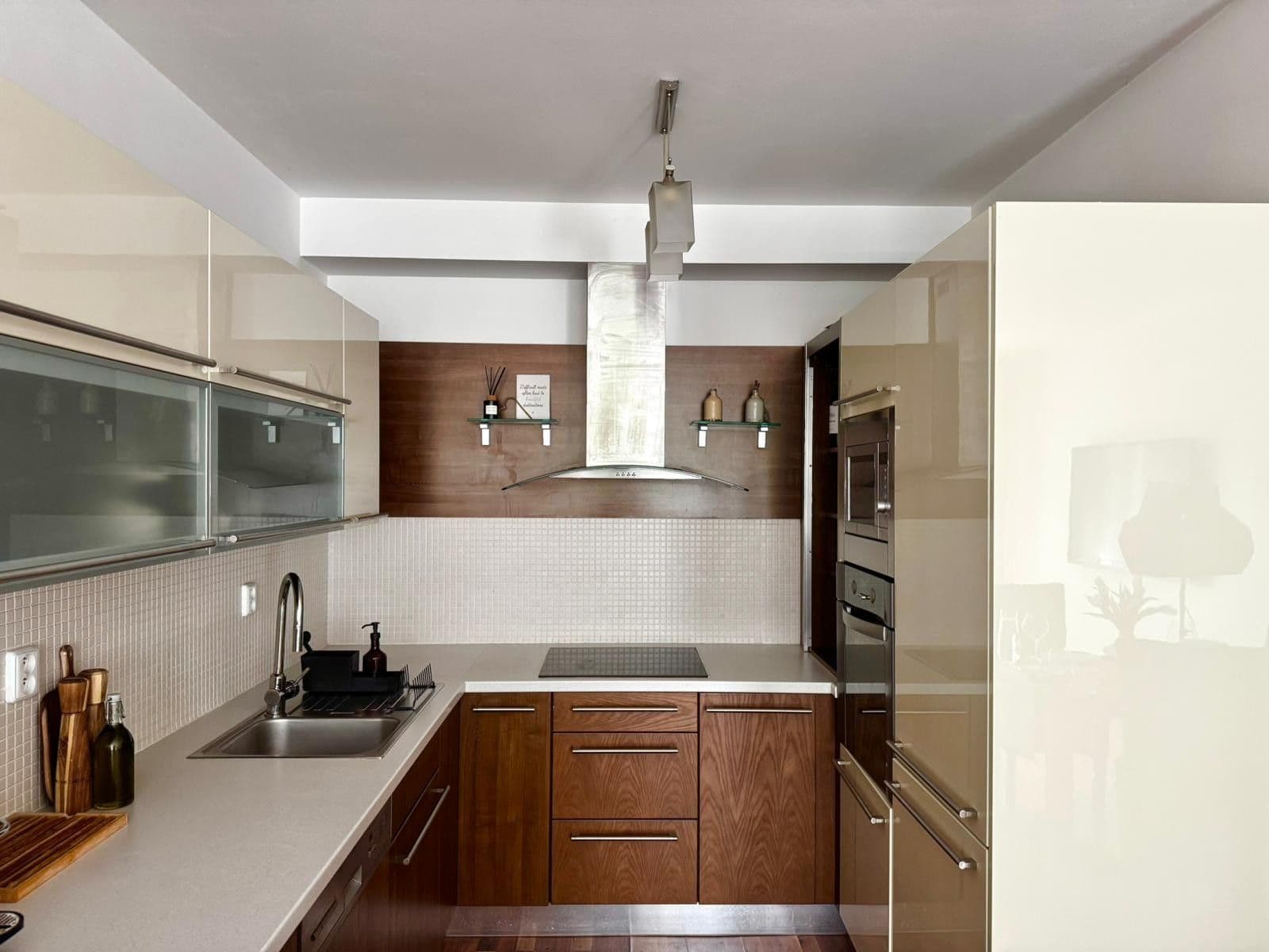 2 bedroom with open-plan kitchen flat to rent, 78 m², Budapešťská, Prague, Prague 2 bedroom with open-plan kitchen flat to rent, 78 m², Budapešťská, Prague, Prague