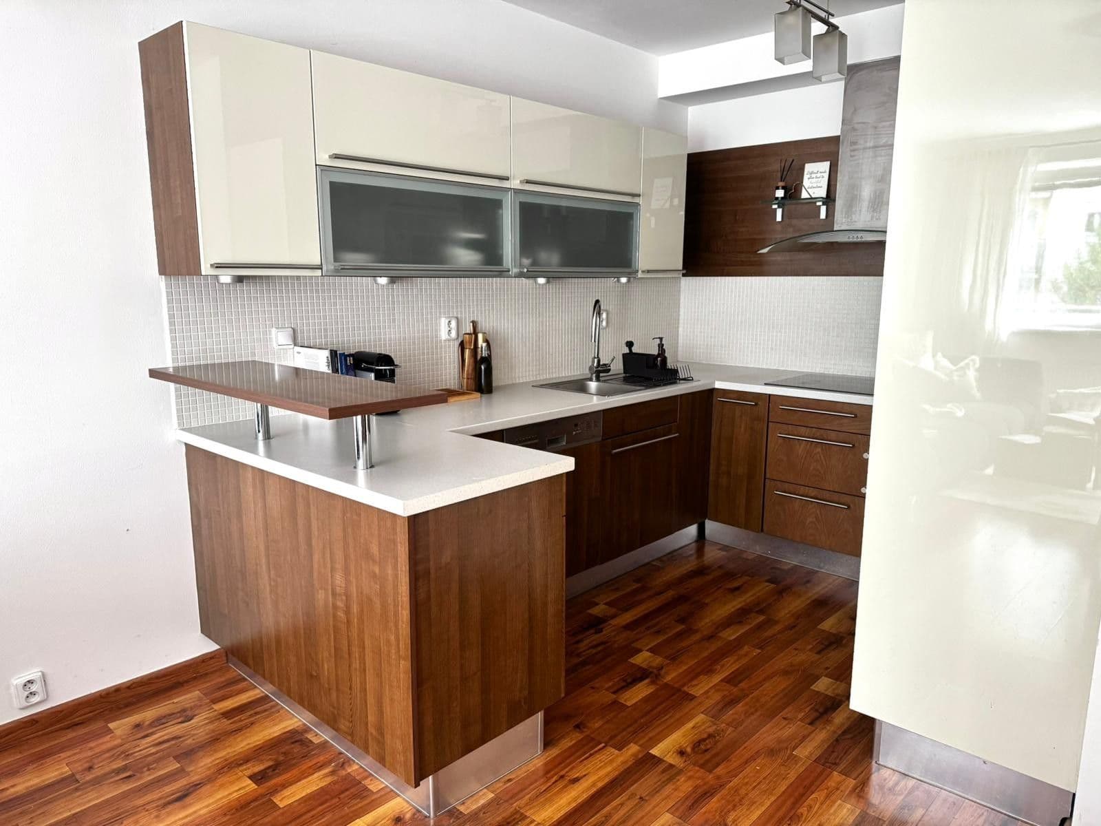 2 bedroom with open-plan kitchen flat to rent, 78 m², Budapešťská, Prague, Prague 2 bedroom with open-plan kitchen flat to rent, 78 m², Budapešťská, Prague, Prague