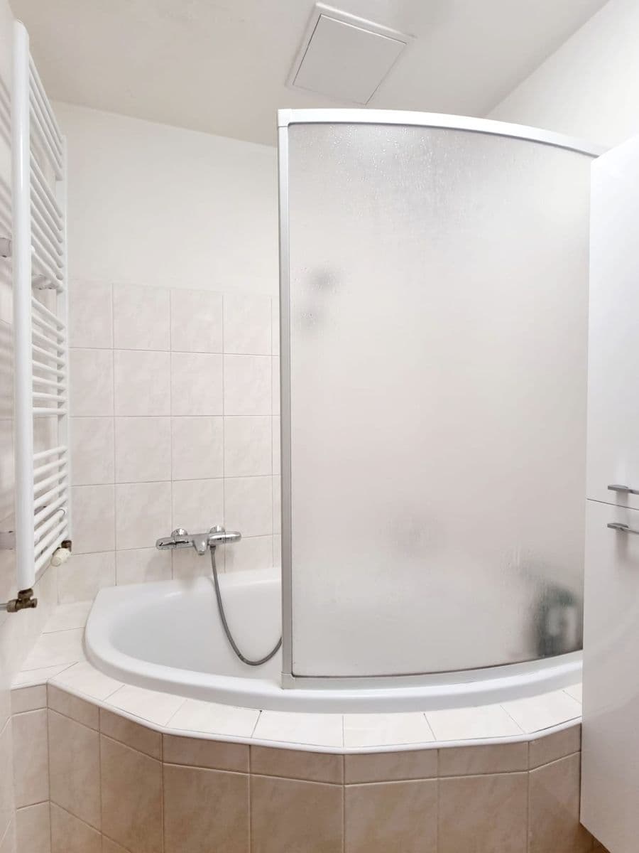 1 bedroom with open-plan kitchen flat to rent, 52 m², V Honech, Klecany, Středočeský Region 1 bedroom with open-plan kitchen flat to rent, 52 m², V Honech, Klecany, Středočeský Region