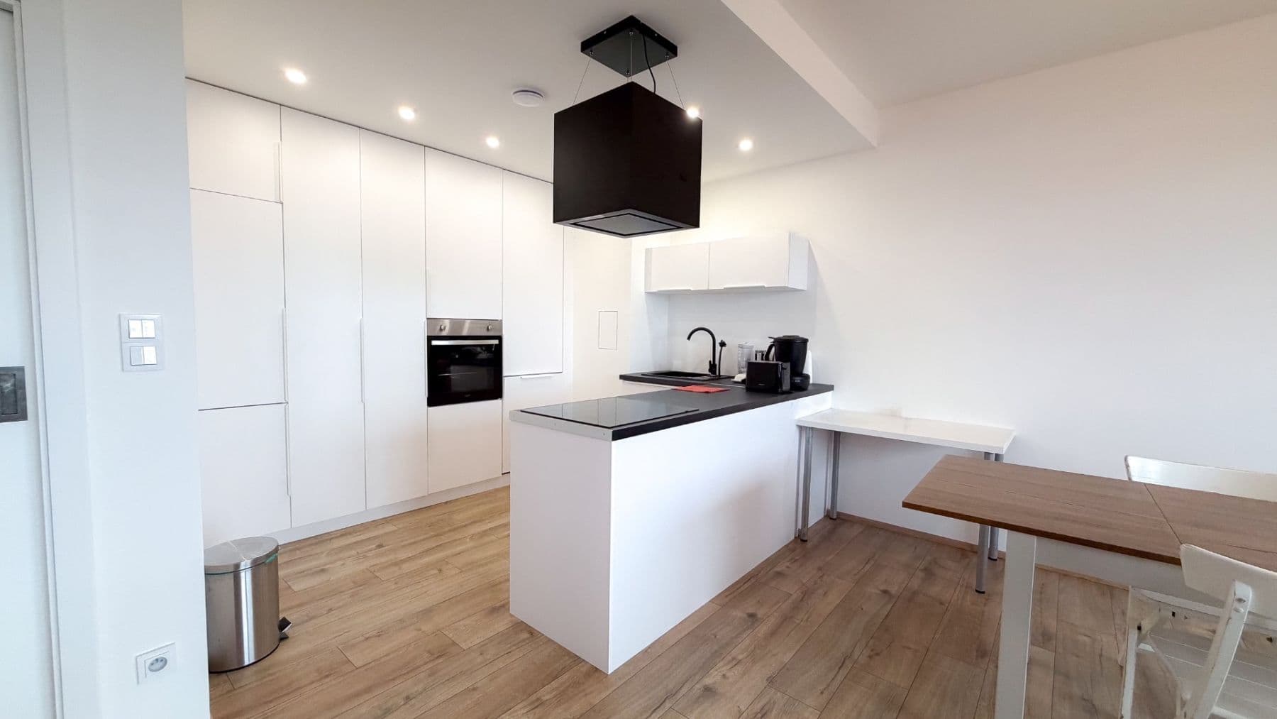 1 bedroom with open-plan kitchen flat for sale, 66 m², Psárská, Prague, Prague 1 bedroom with open-plan kitchen flat for sale, 66 m², Psárská, Prague, Prague