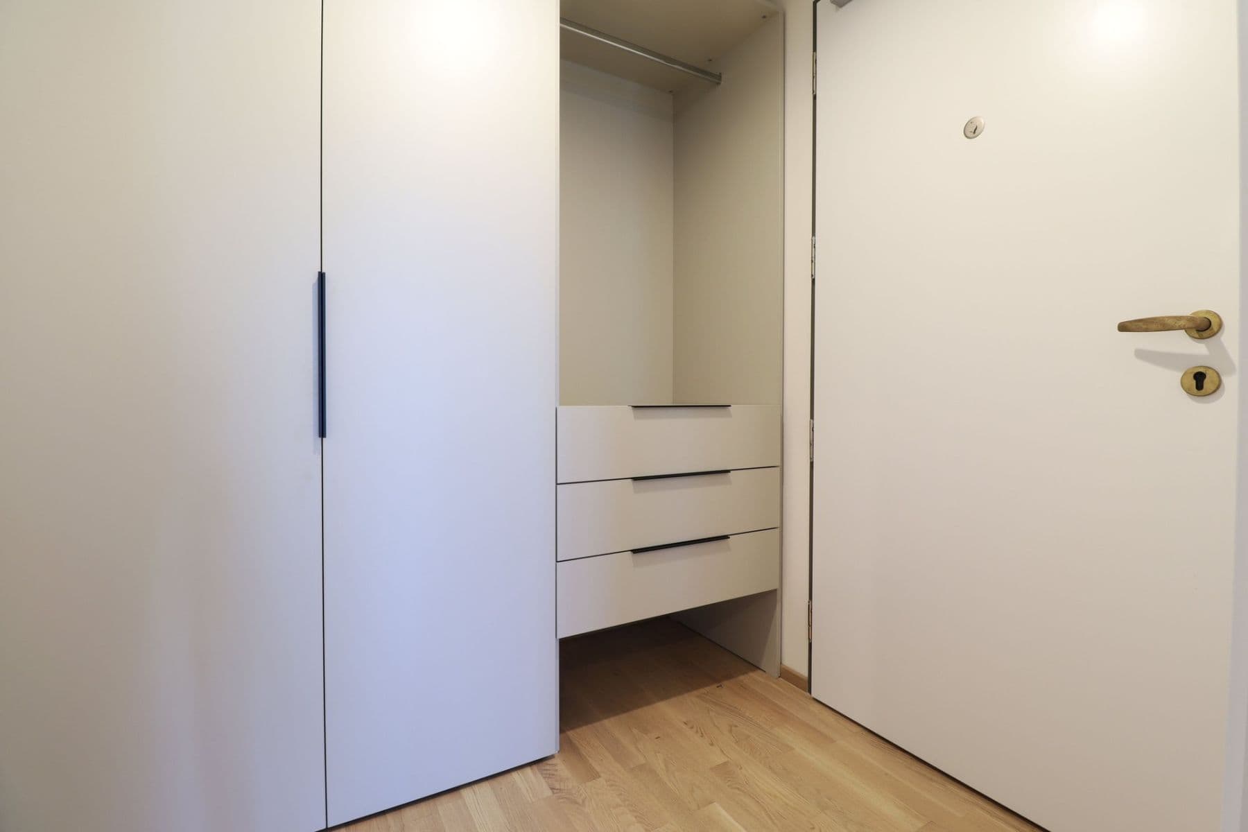 Studio flat to rent, 36 m², Toyen, Prague, Prague Studio flat to rent, 36 m², Toyen, Prague, Prague