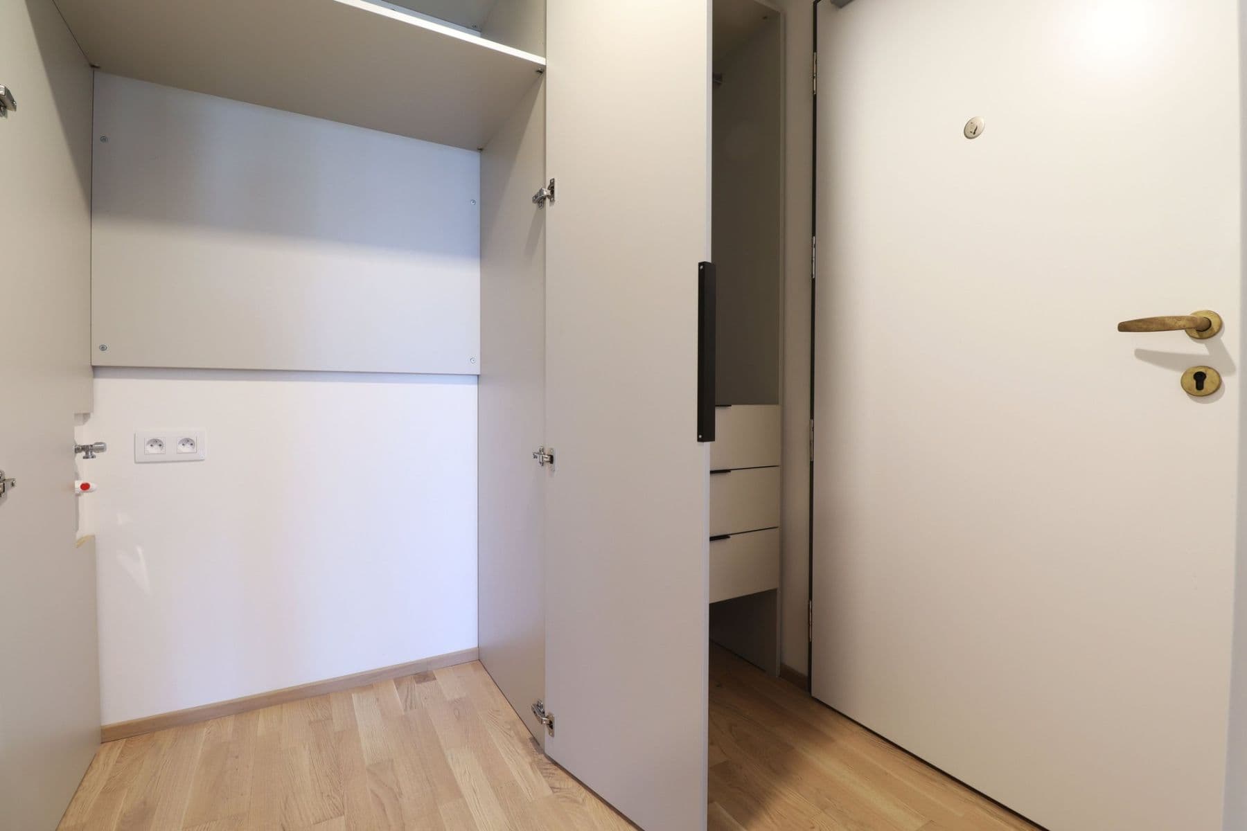 Studio flat to rent, 36 m², Toyen, Prague, Prague Studio flat to rent, 36 m², Toyen, Prague, Prague