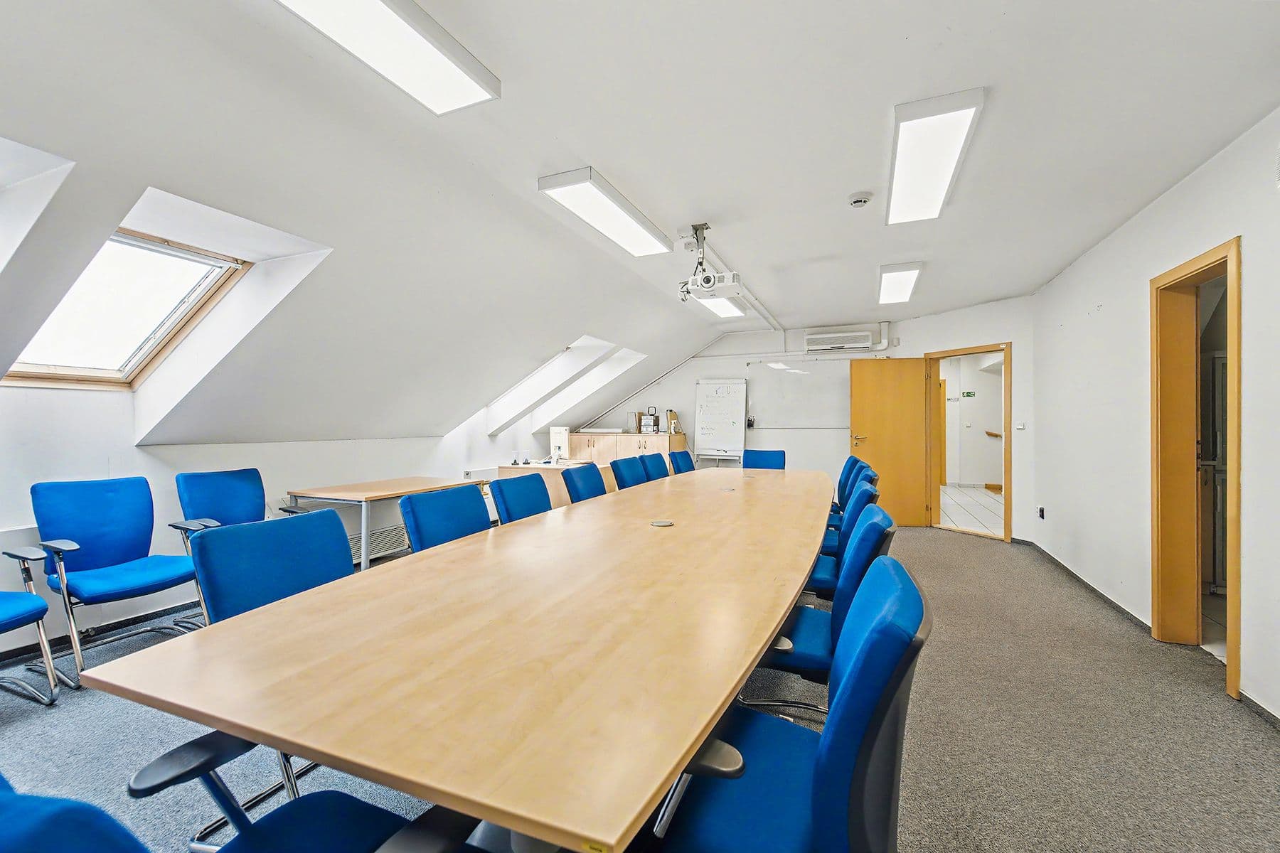 office for sale, 2,004 m², Čermákova, Kladno, Středočeský Region office for sale, 2,004 m², Čermákova, Kladno, Středočeský Region