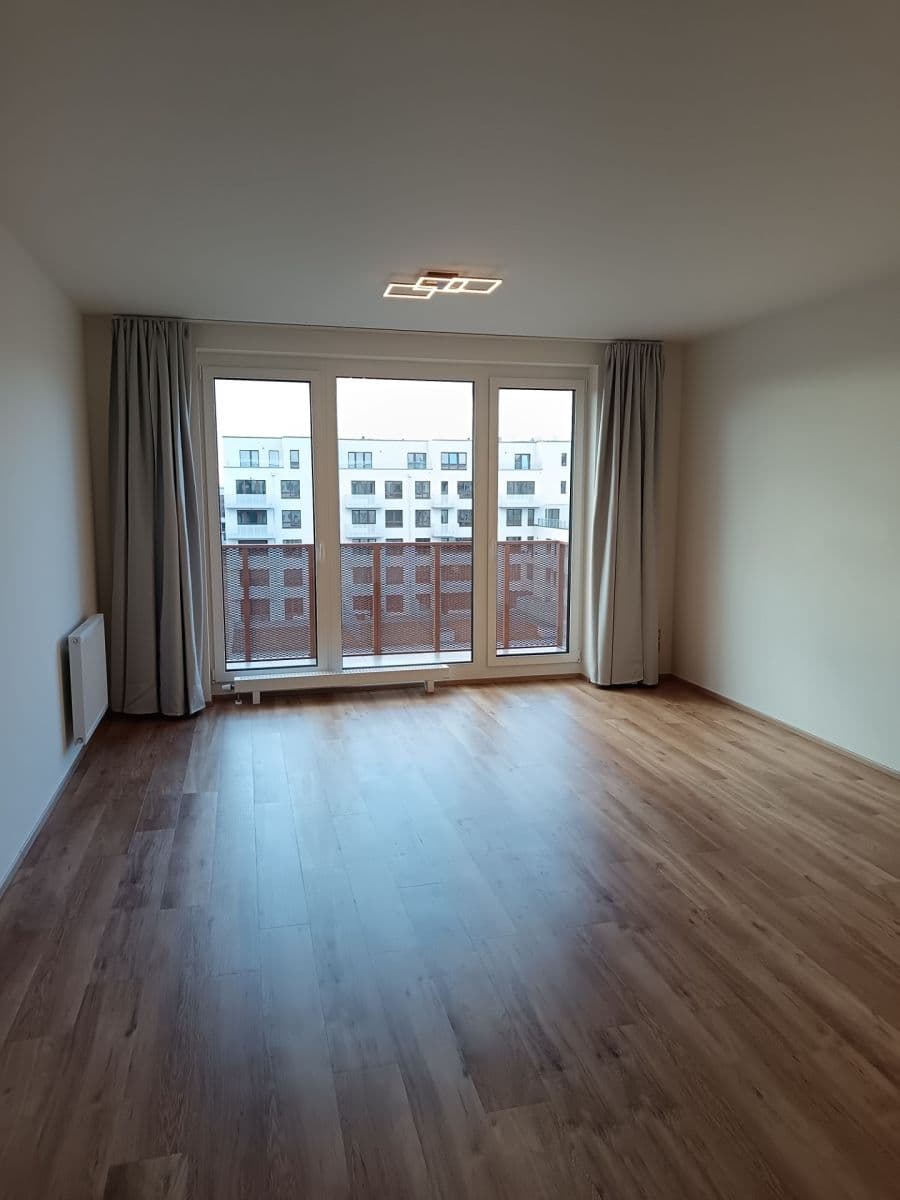 2 bedroom with open-plan kitchen flat to rent, 96 m², Kardausova, Prague, Prague 2 bedroom with open-plan kitchen flat to rent, 96 m², Kardausova, Prague, Prague