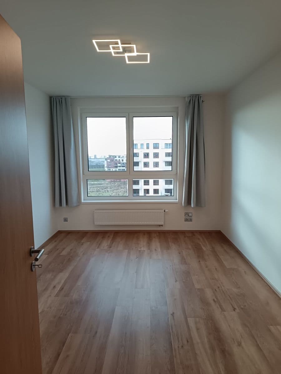 2 bedroom with open-plan kitchen flat to rent, 96 m², Kardausova, Prague, Prague 2 bedroom with open-plan kitchen flat to rent, 96 m², Kardausova, Prague, Prague