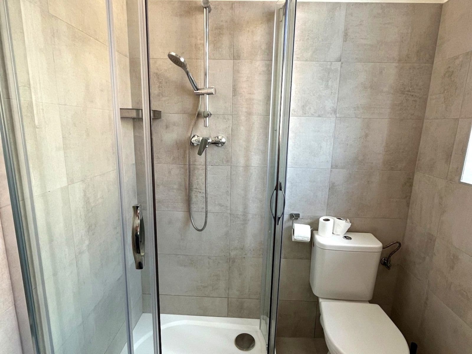 1 bedroom with open-plan kitchen flat to rent, 47 m², Mathonova, Brno, Jihomoravský Region 1 bedroom with open-plan kitchen flat to rent, 47 m², Mathonova, Brno, Jihomoravský Region