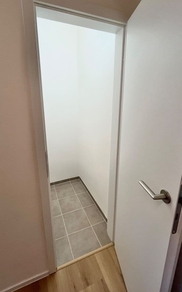 1 bedroom flat to rent, 32 m², Černokostelecká, Prague, Prague 1 bedroom flat to rent, 32 m², Černokostelecká, Prague, Prague