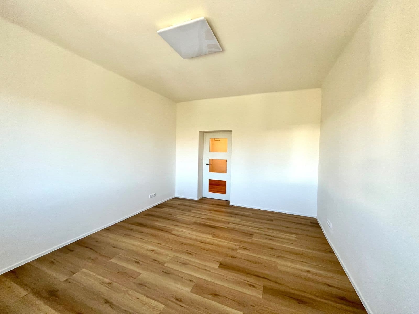 1 bedroom flat to rent, 32 m², Černokostelecká, Prague, Prague 1 bedroom flat to rent, 32 m², Černokostelecká, Prague, Prague