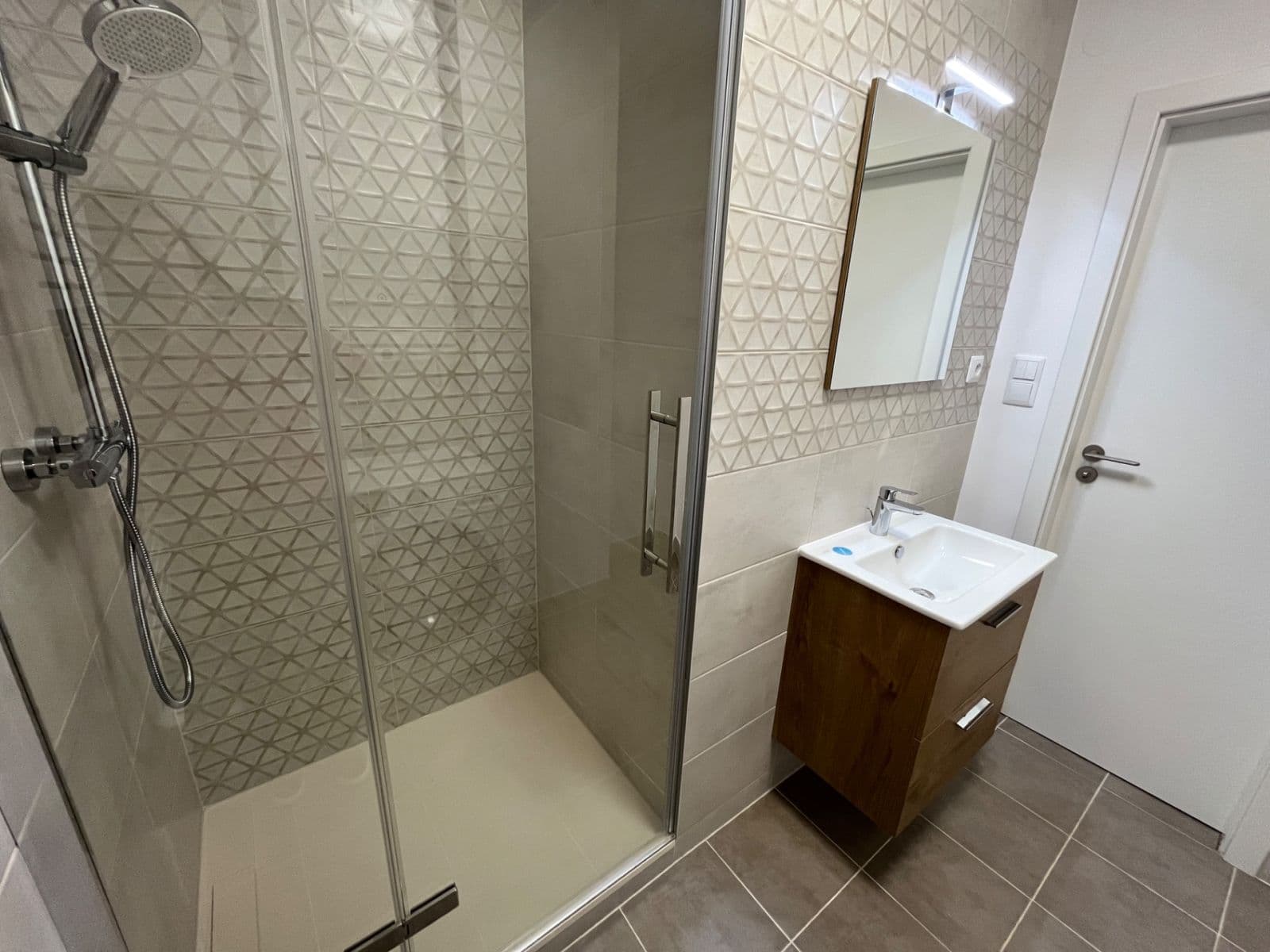 1 bedroom flat to rent, 32 m², Černokostelecká, Prague, Prague 1 bedroom flat to rent, 32 m², Černokostelecká, Prague, Prague