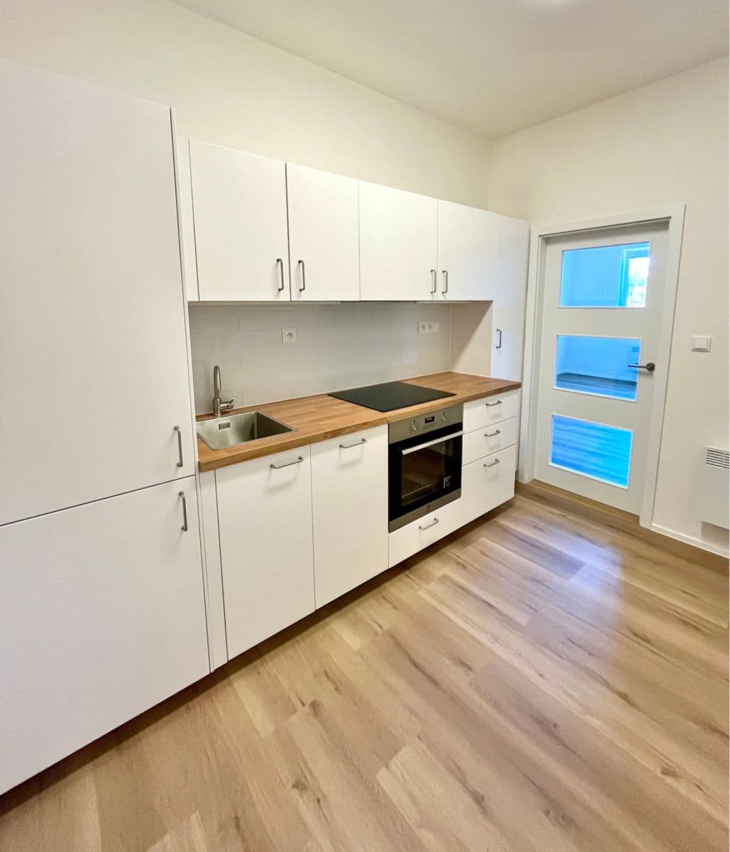 1 bedroom flat to rent, 32 m², Černokostelecká, Prague, Prague 1 bedroom flat to rent, 32 m², Černokostelecká, Prague, Prague